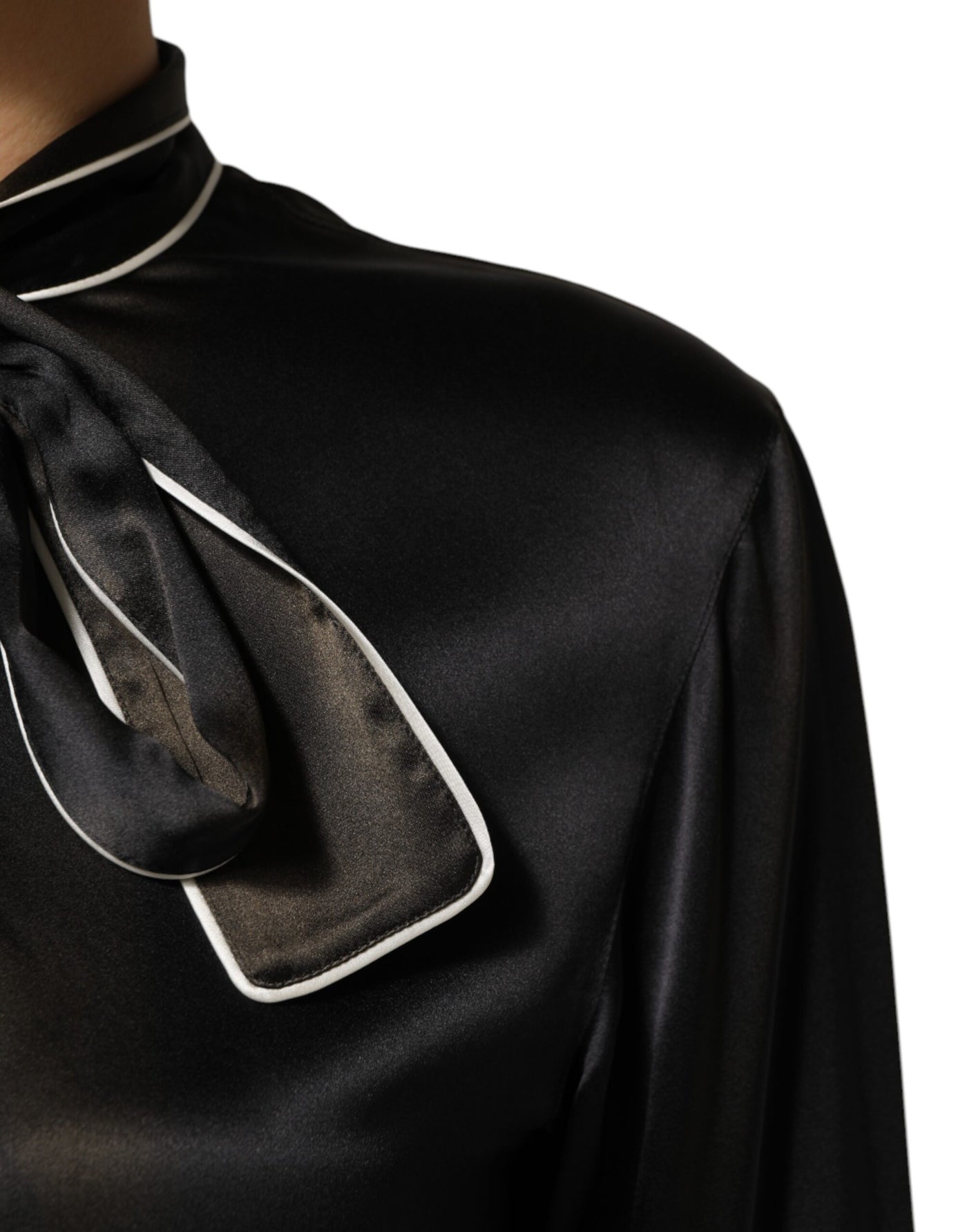 Dolce & Gabbana Schwarzes Seidenblusentop mit Ascot-Kragen und Knöpfen
