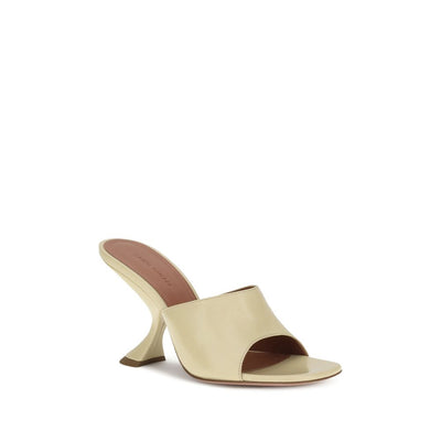 Amina Muaddi Taylor-Sandalen