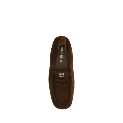 Miu Miu Loafers aus Wildleder mit Rüschen