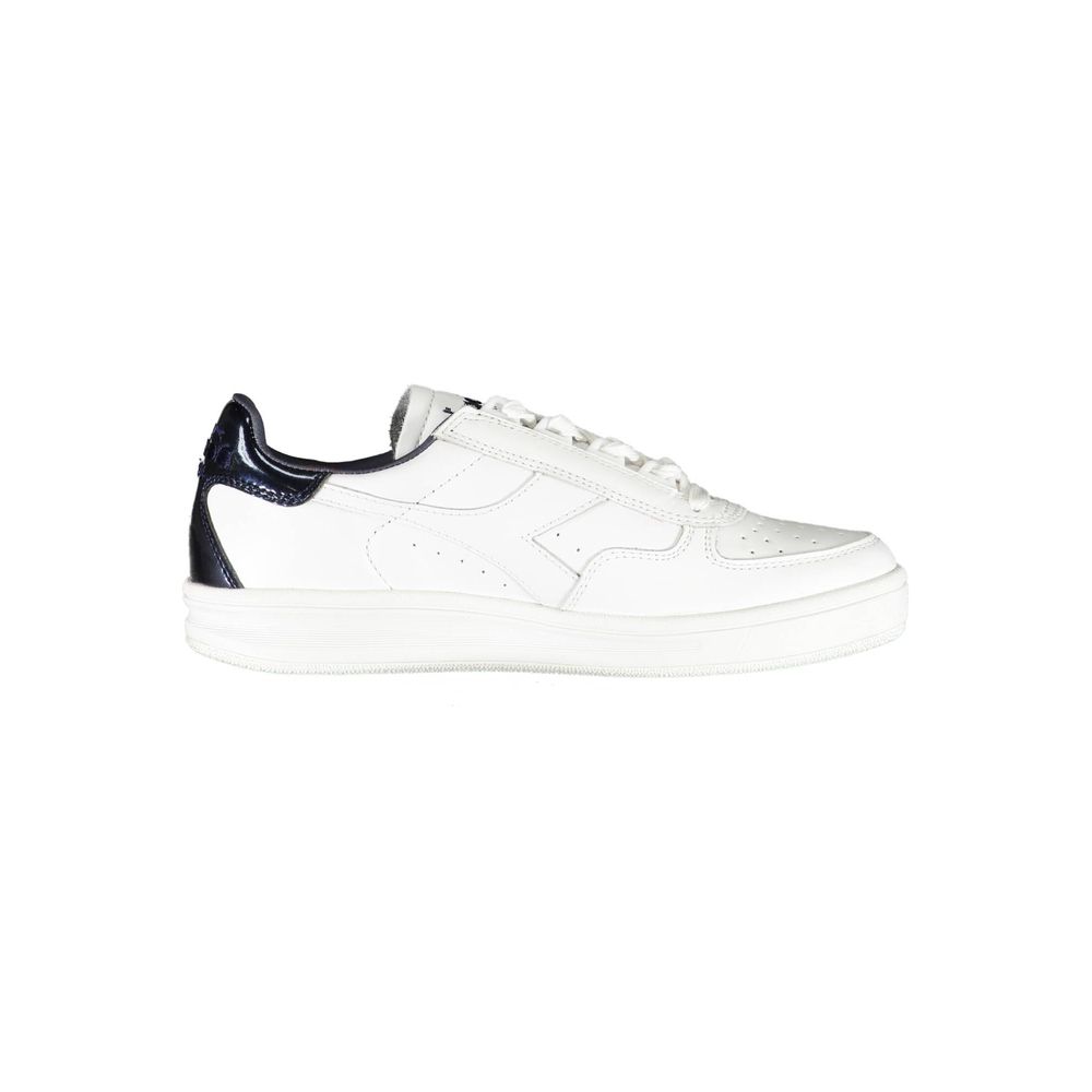 Diadora Sneaker aus weißem Stoff