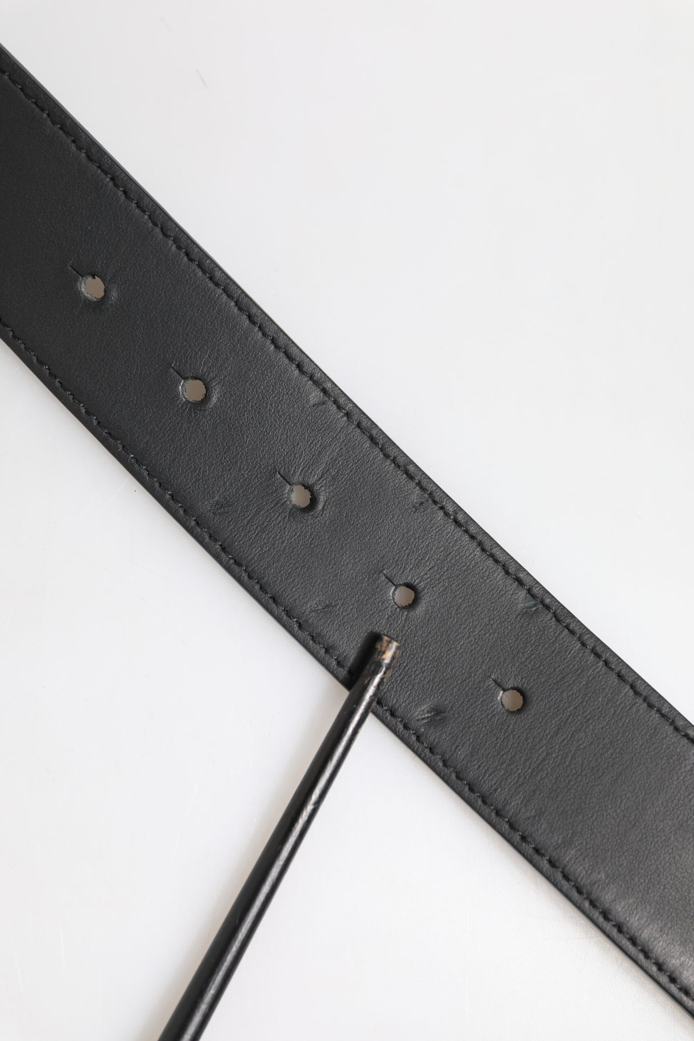 Dolce & Gabbana Schwarzer Leder-Gürtel mit klassischer Metall-Logo-Schnalle
