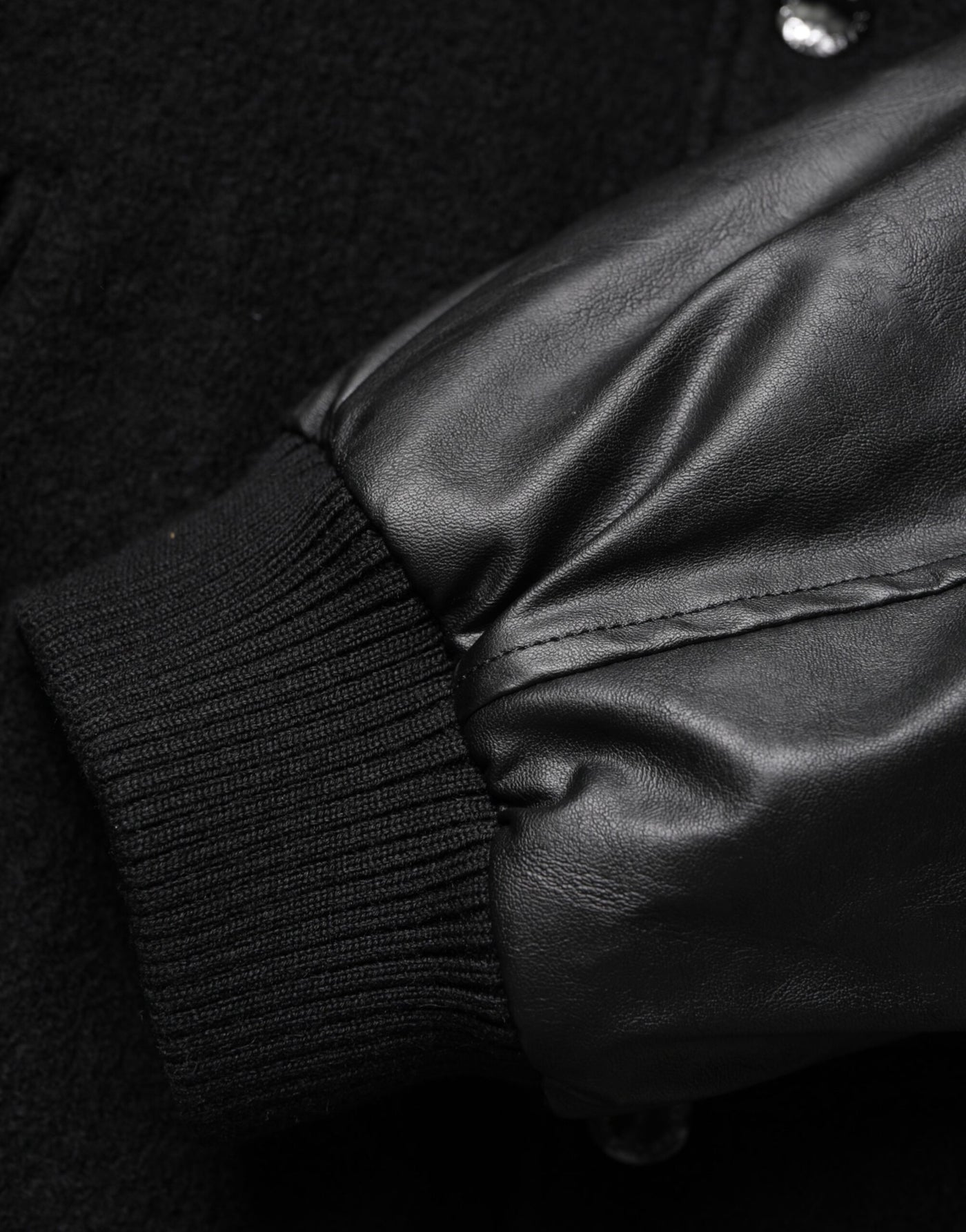 Dolce & Gabbana Schwarze Bomberjacke mit Logo-Plakette aus Wolle