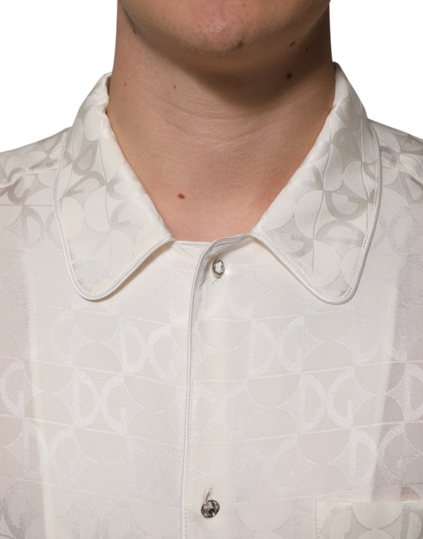 Dolce & Gabbana Weißes Seidenhemd mit DG-Logo-Druck und langen Ärmeln