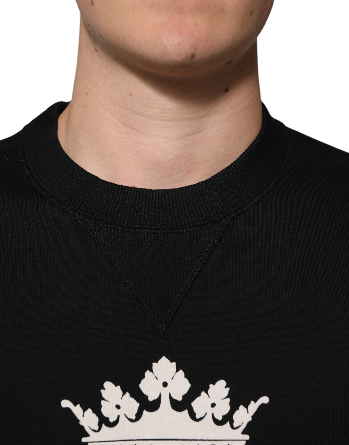 Dolce & Gabbana Schwarzer DG Pullover aus Baumwolle mit Kristallverzierung