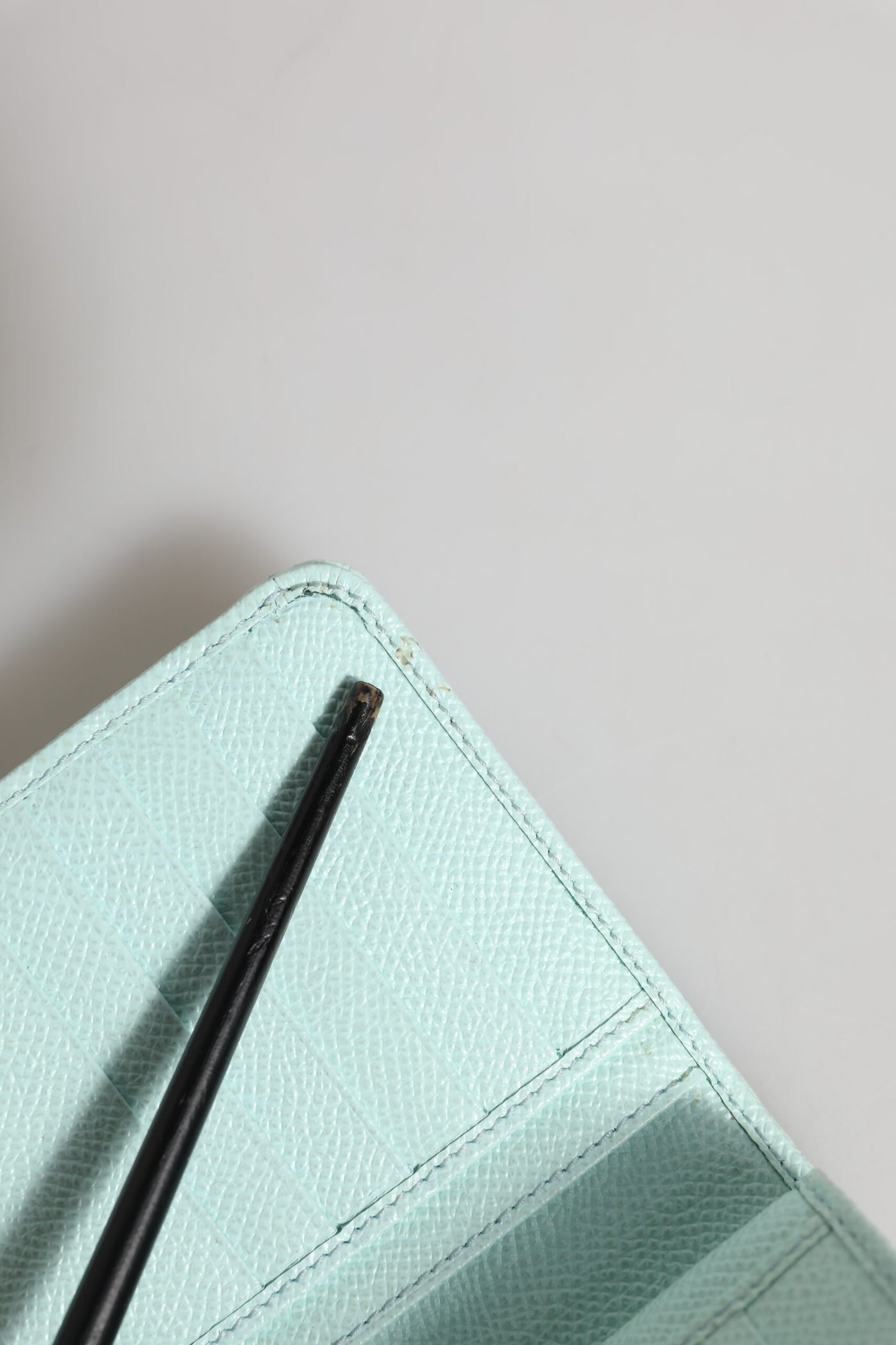 Dolce & Gabbana Mintgrünes Leder Bifold Continental Clutch Portemonnaie