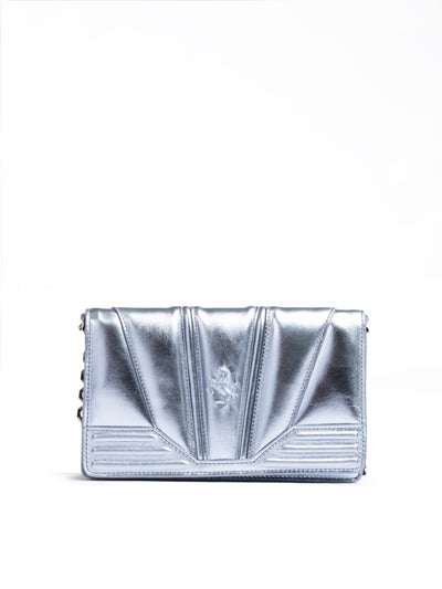 Ferrari Metalltasche aus hellblauem GT-Lackleder mit Kette