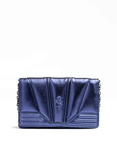 Ferrari Blaue GT-Lackleder-Tasche aus Metall mit Kette