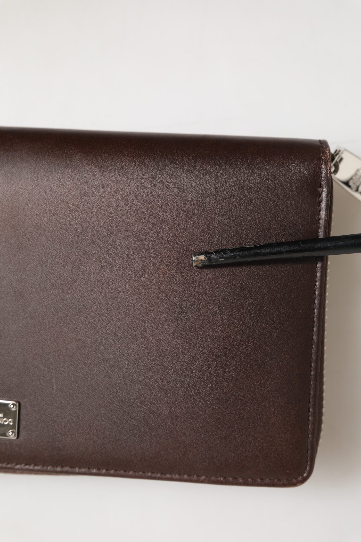 Dolce & Gabbana Braunes Kalbsleder Logo Zip Around Continental Brieftasche