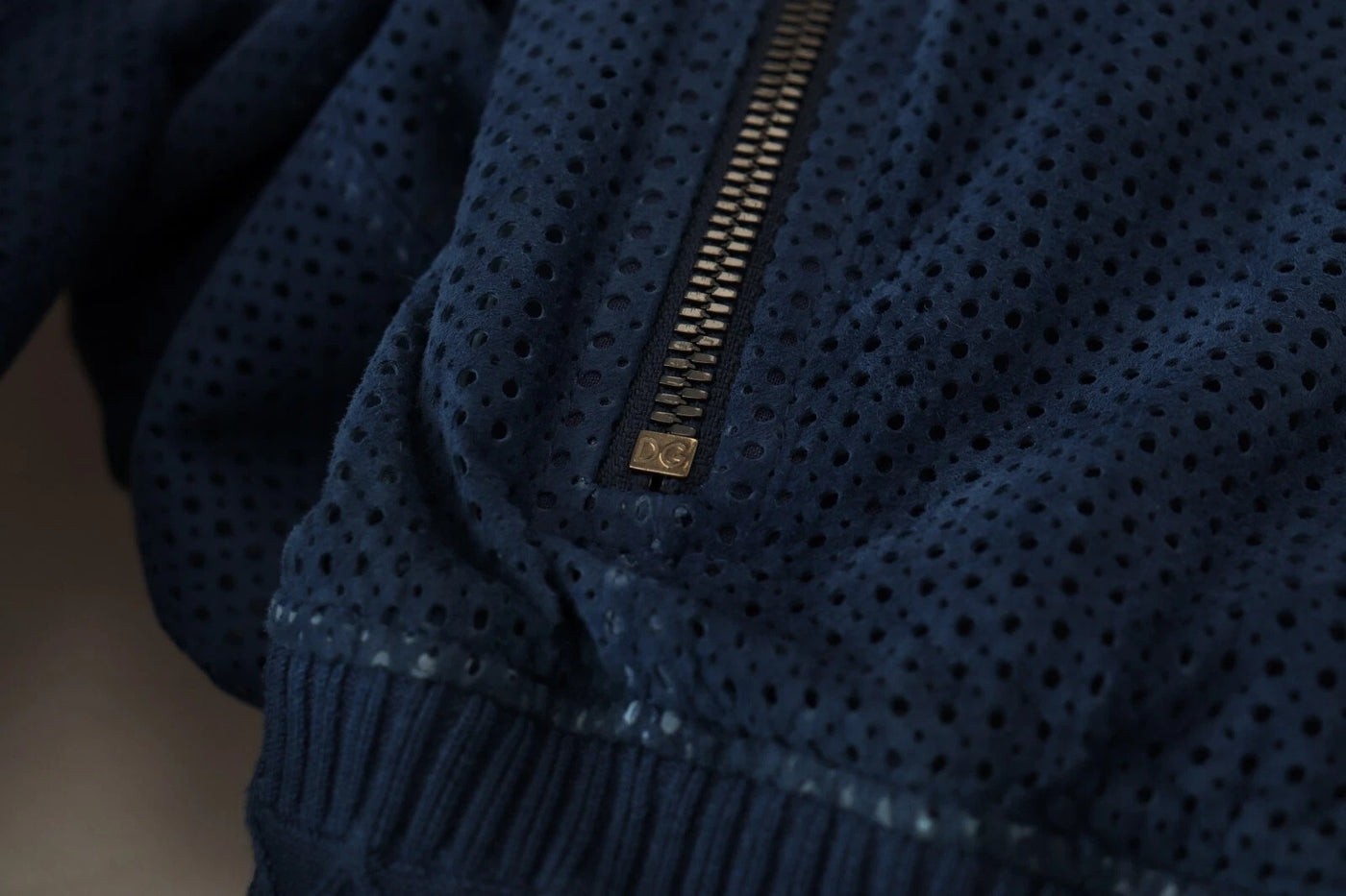 Dolce & Gabbana Perforierte Jacke mit durchgehendem Reißverschluss aus blauem Leder
